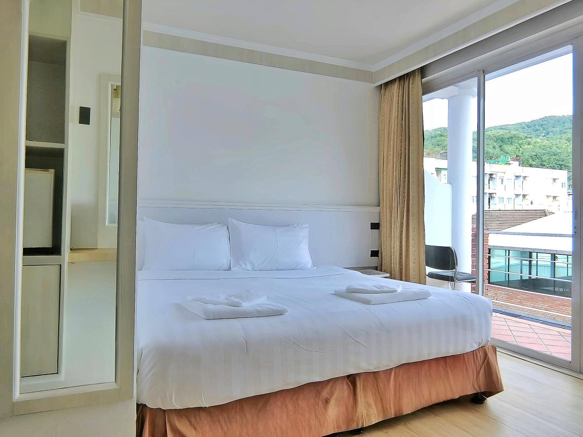 Sira Boutique Residence - Newly Renovated Patong Exterior photo