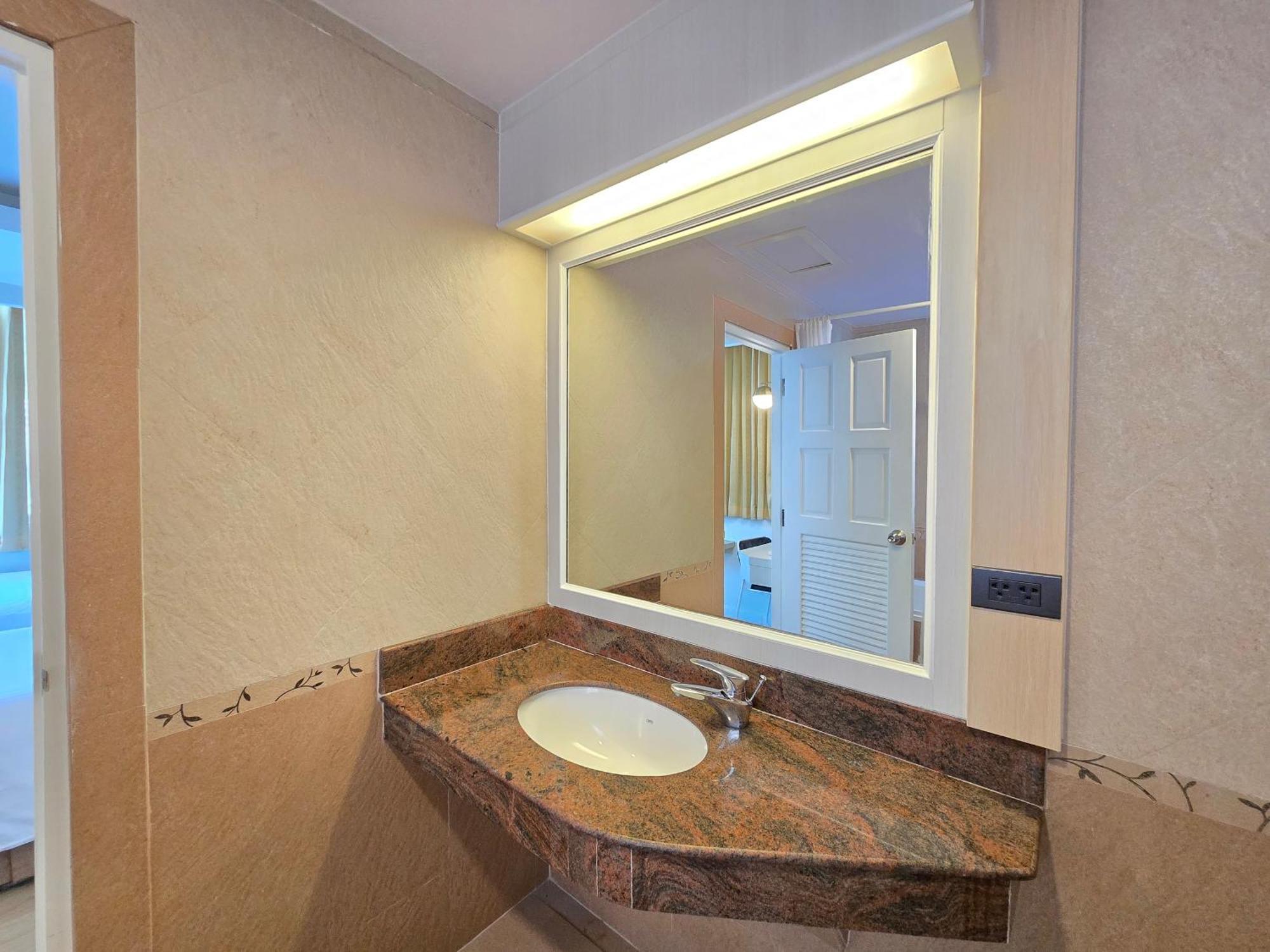 Sira Boutique Residence - Newly Renovated Patong Exterior photo